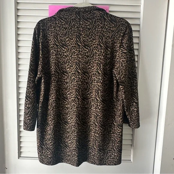 Chico’s Easywear Swing Jacket Size 1 Medium Animal Print Button Foil Wire Collar - Picture 8 of 9